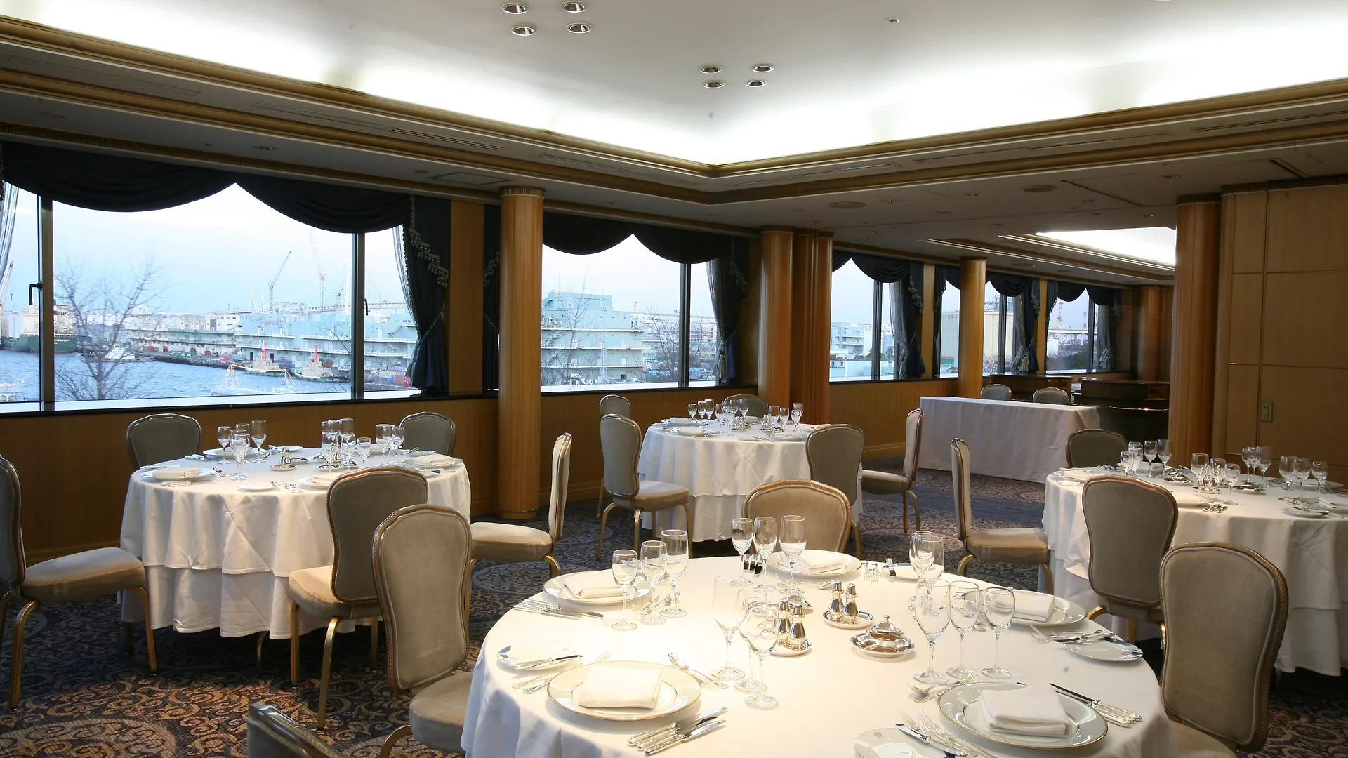 Hotel New Grand Yokohama  5*, Yokohama (Kanagawa)